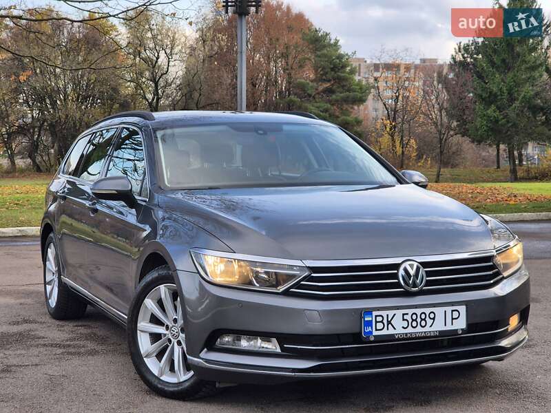 Универсал Volkswagen Passat 2015 в Ровно