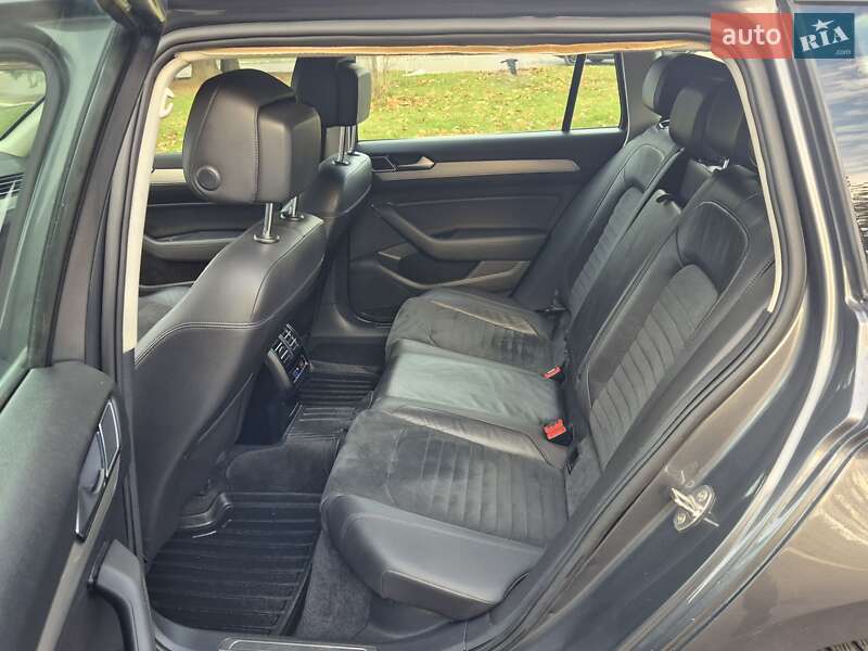 Универсал Volkswagen Passat 2015 в Ровно