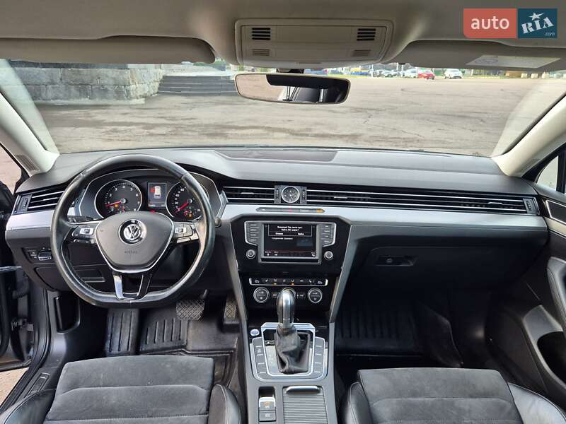 Универсал Volkswagen Passat 2015 в Ровно