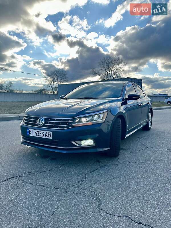Седан Volkswagen Passat 2017 в Львове