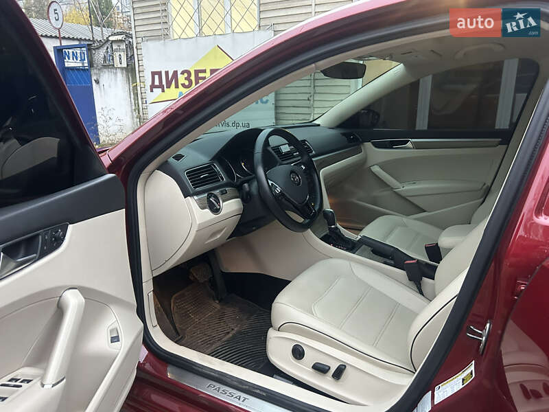 Седан Volkswagen Passat 2017 в Дніпрі