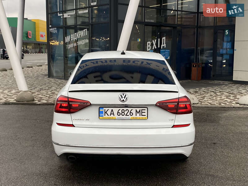 Седан Volkswagen Passat 2017 в Киеве
