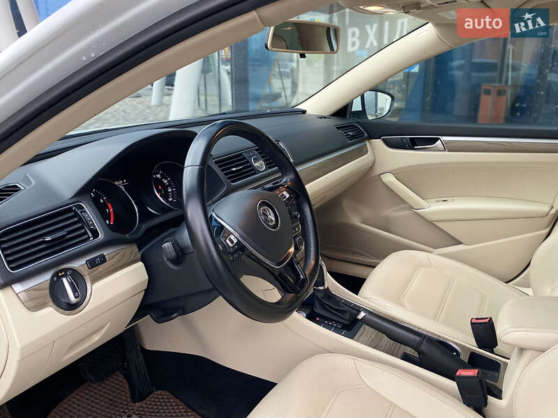 Седан Volkswagen Passat 2017 в Киеве