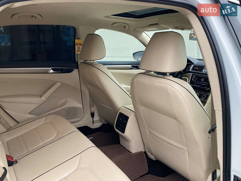 Седан Volkswagen Passat 2017 в Киеве