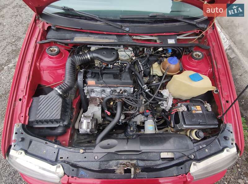 Универсал Volkswagen Passat 1995 в Виноградове