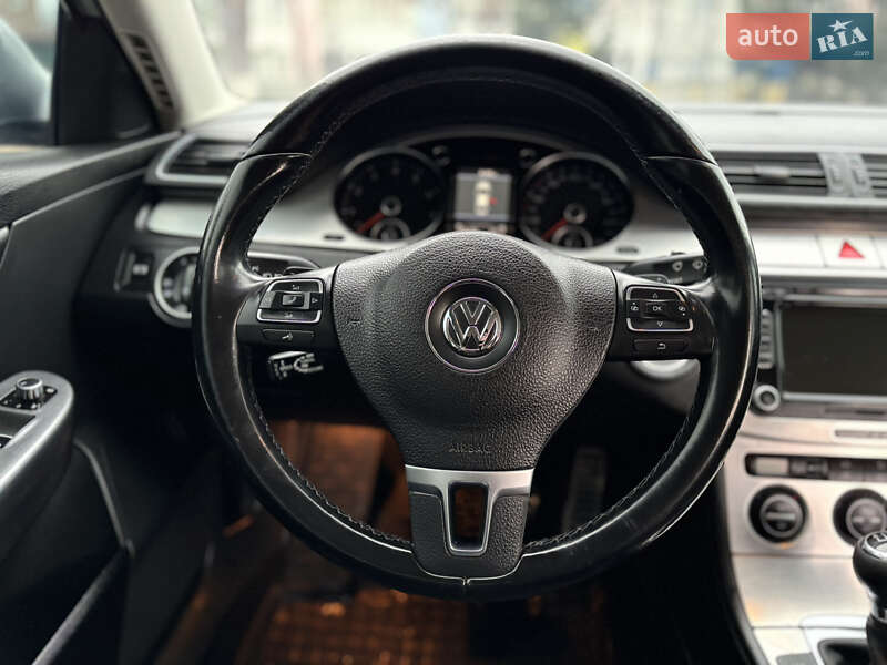 Седан Volkswagen Passat 2006 в Ужгороде