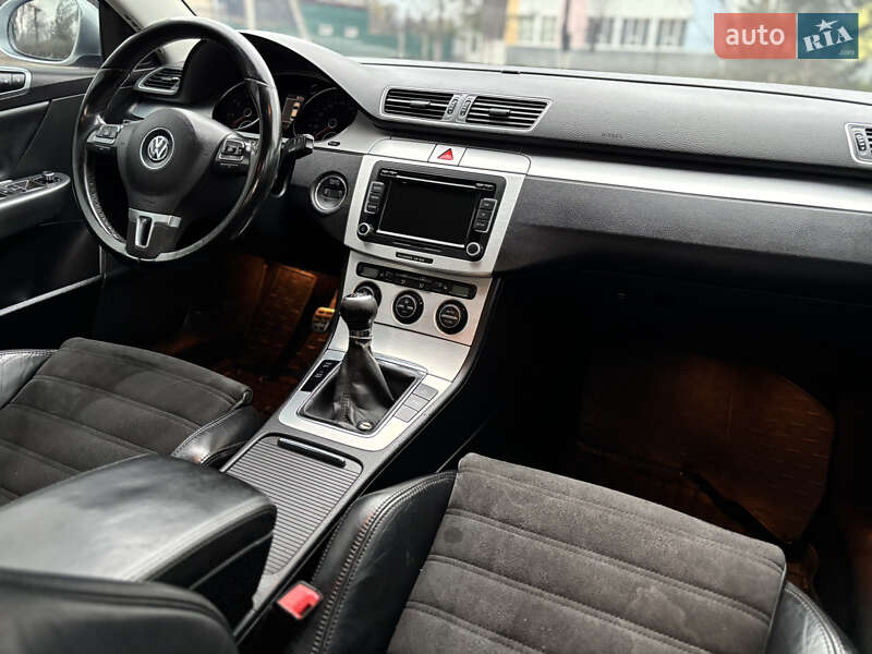 Седан Volkswagen Passat 2006 в Ужгороде