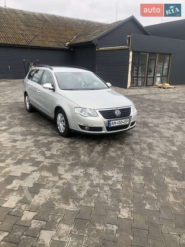 Универсал Volkswagen Passat 2009 в Звягеле