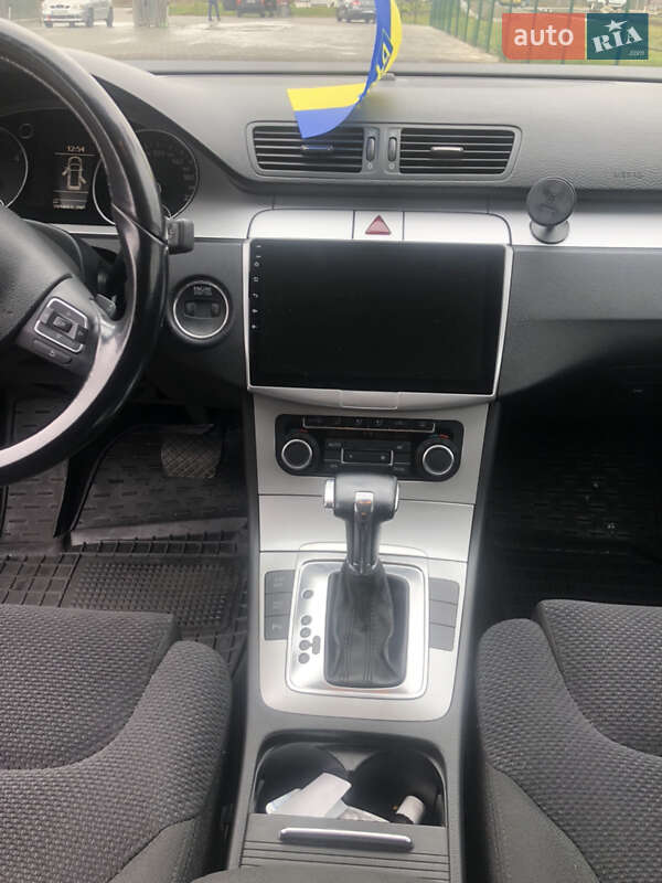 Универсал Volkswagen Passat 2009 в Звягеле