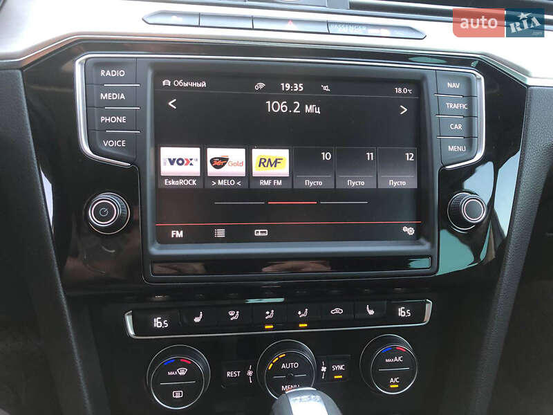 Седан Volkswagen Passat 2016 в Луцке