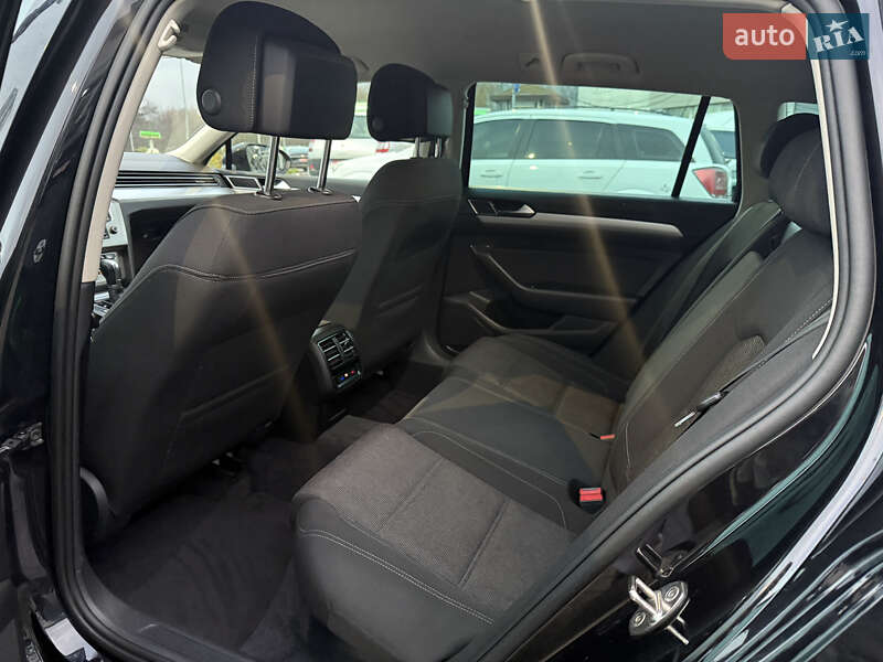 Универсал Volkswagen Passat 2016 в Житомире фото 11 Универсал Volkswagen Passat 2016 в Житомире