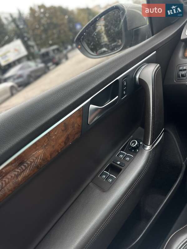 Седан Volkswagen Passat 2013 в Ровном