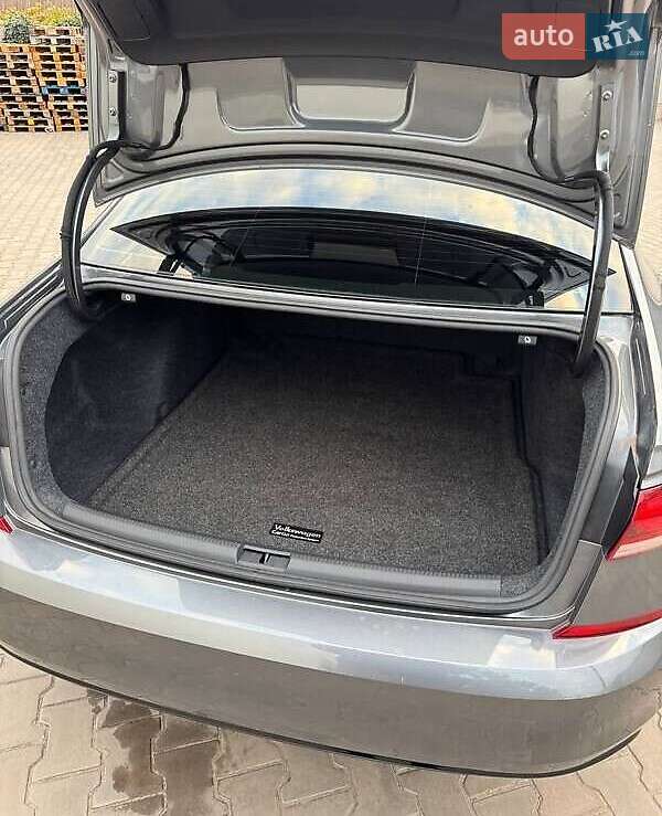 Седан Volkswagen Passat 2021 в Львове фото 12 Седан Volkswagen Passat 2021 в Львове