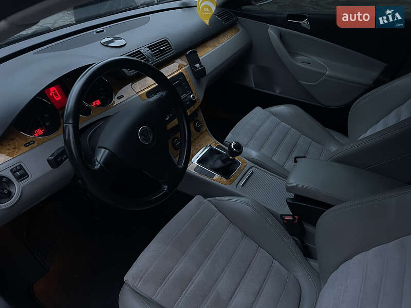 Седан Volkswagen Passat 2005 в Умани