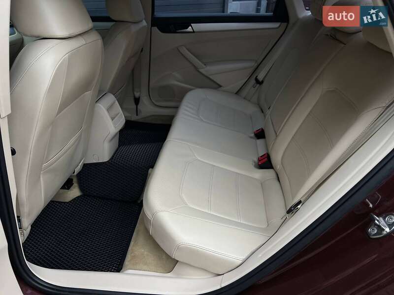 Седан Volkswagen Passat 2012 в Одессе