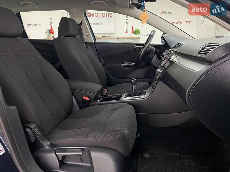 Универсал Volkswagen Passat 2008 в Киеве