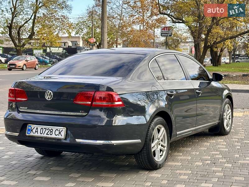 Седан Volkswagen Passat 2011 в Одесі