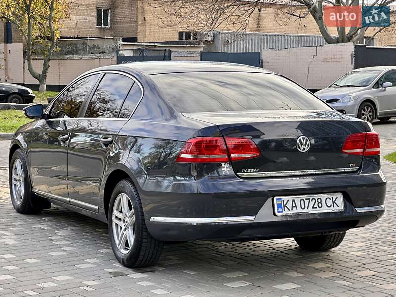 Седан Volkswagen Passat 2011 в Одесі