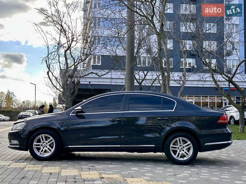 Седан Volkswagen Passat 2011 в Одесі
