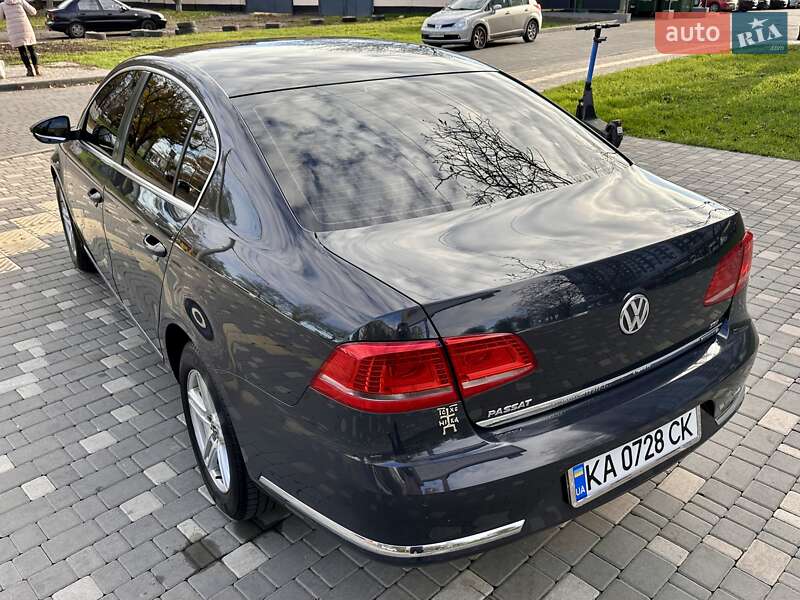 Седан Volkswagen Passat 2011 в Одесі