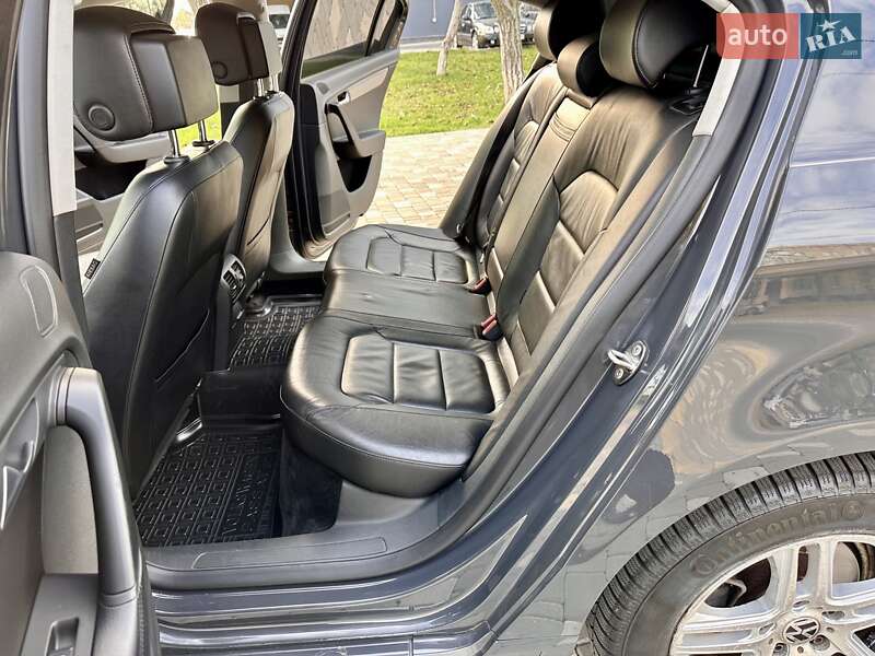 Седан Volkswagen Passat 2011 в Одесі