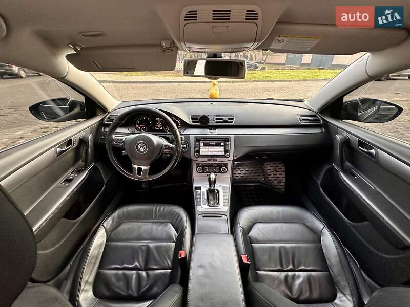 Седан Volkswagen Passat 2011 в Одесі