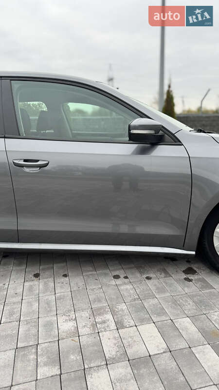 Седан Volkswagen Passat 2012 в Макарове