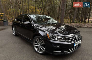 Седан Volkswagen Passat 2017 в Києві