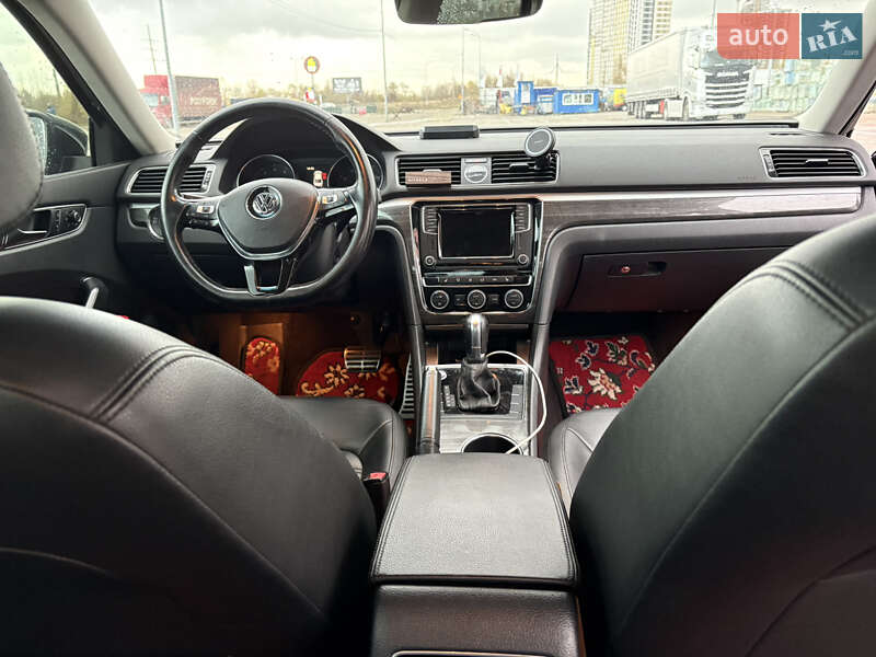 Седан Volkswagen Passat 2017 в Киеве