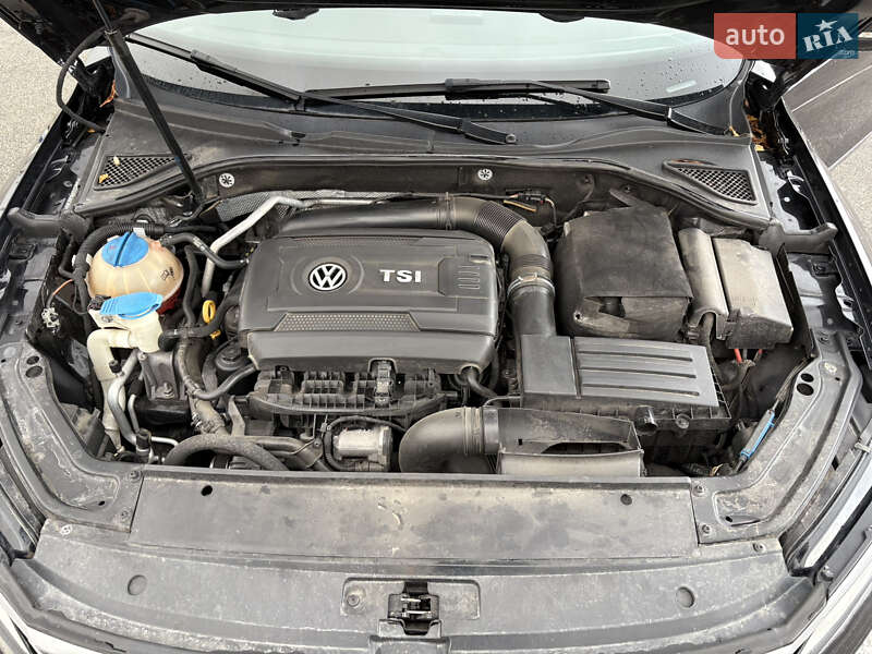 Седан Volkswagen Passat 2017 в Киеве