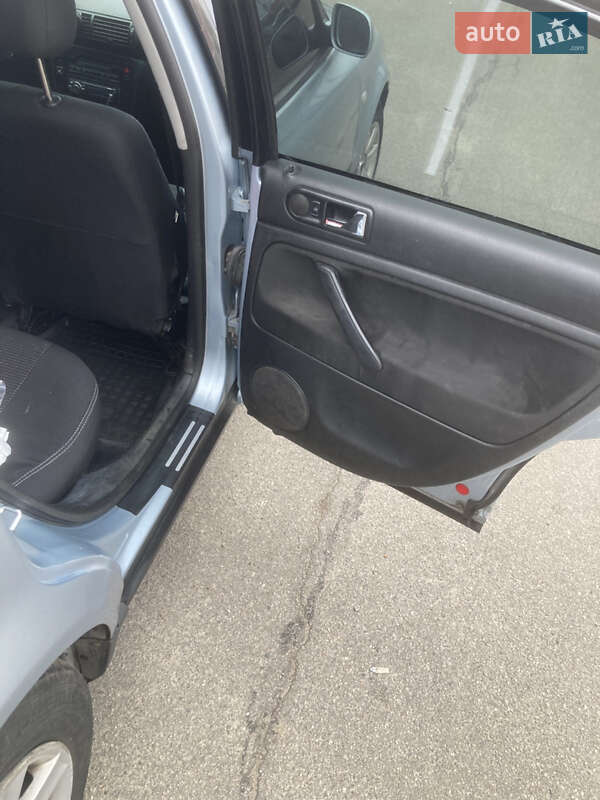 Седан Volkswagen Passat 2001 в Харькове