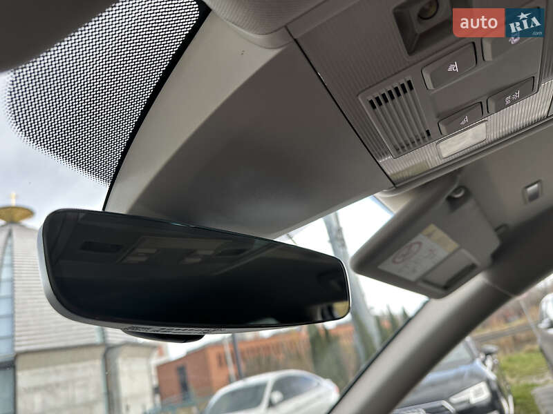 Універсал Volkswagen Passat 2017 в Львові