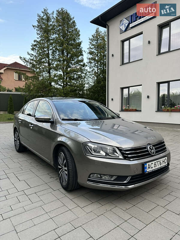 Седан Volkswagen Passat 2013 в Луцке фото 2 Седан Volkswagen Passat 2013 в Луцке