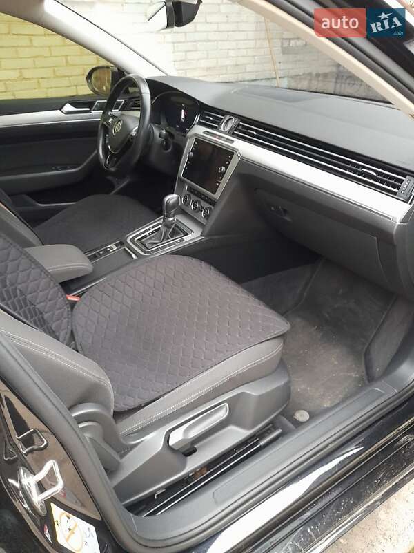 Универсал Volkswagen Passat 2018 в Львове фото 11 Универсал Volkswagen Passat 2018 в Львове