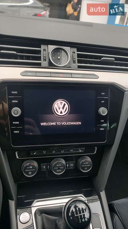 Універсал Volkswagen Passat 2018 в Львові