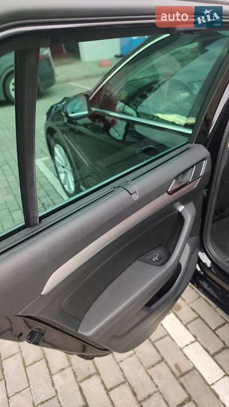 Універсал Volkswagen Passat 2018 в Львові