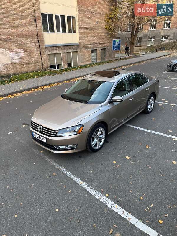 Седан Volkswagen Passat 2014 в Киеве