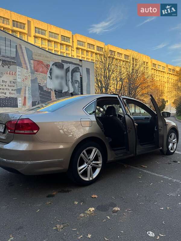 Седан Volkswagen Passat 2014 в Киеве