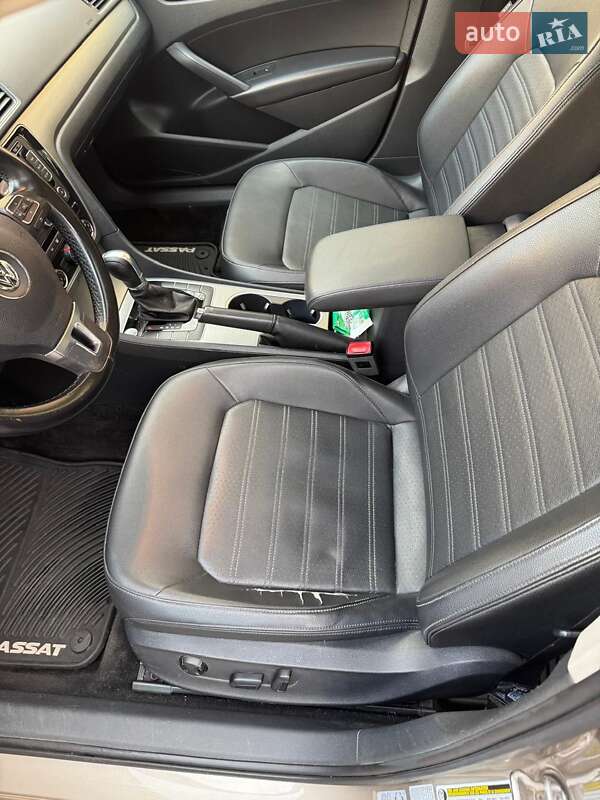 Седан Volkswagen Passat 2014 в Киеве