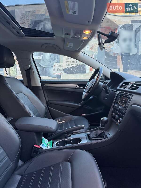 Седан Volkswagen Passat 2014 в Киеве