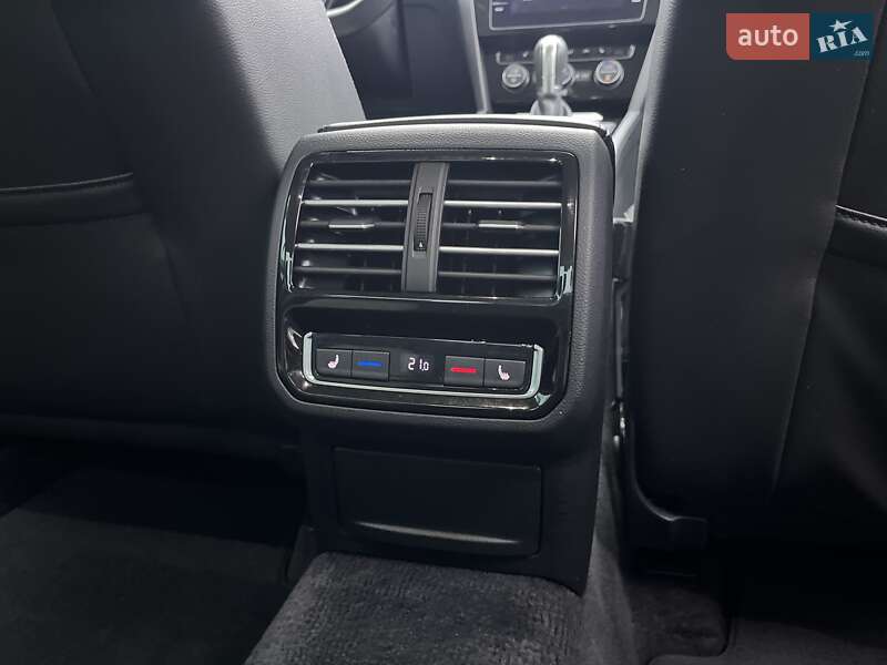 Седан Volkswagen Passat 2018 в Житомире