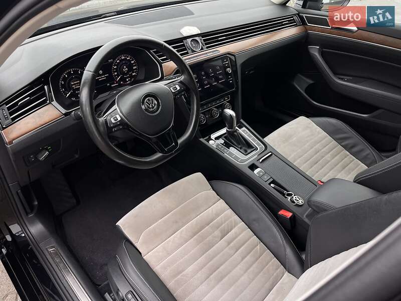 Седан Volkswagen Passat 2018 в Житомире