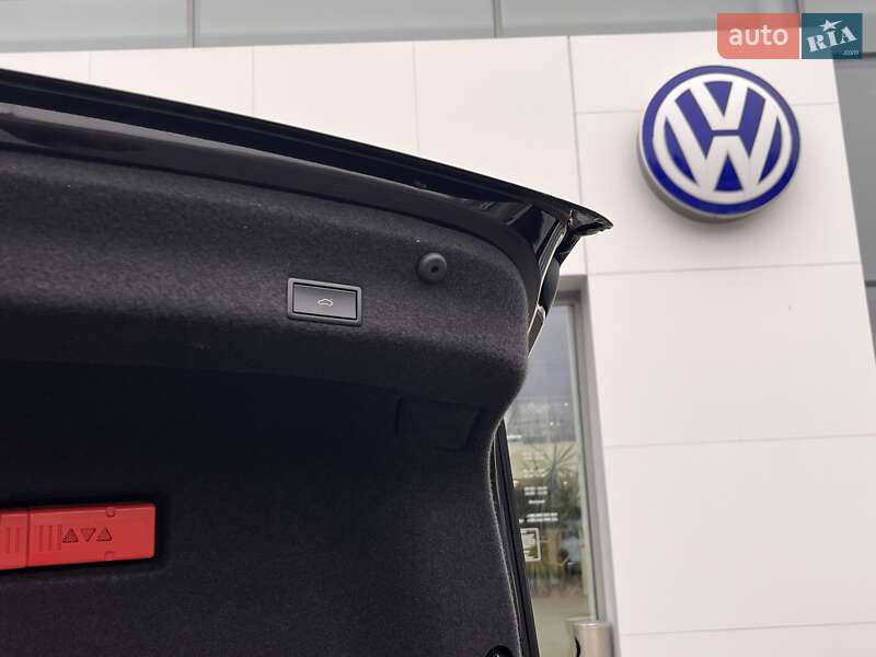 Седан Volkswagen Passat 2018 в Житомире