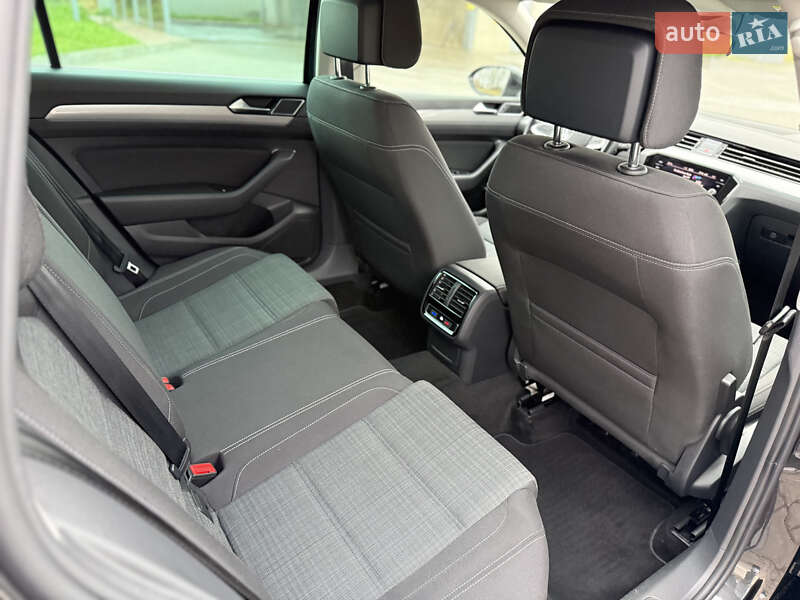 Универсал Volkswagen Passat 2021 в Луцке