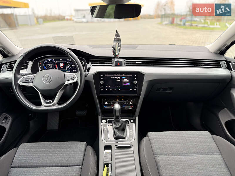 Универсал Volkswagen Passat 2021 в Луцке