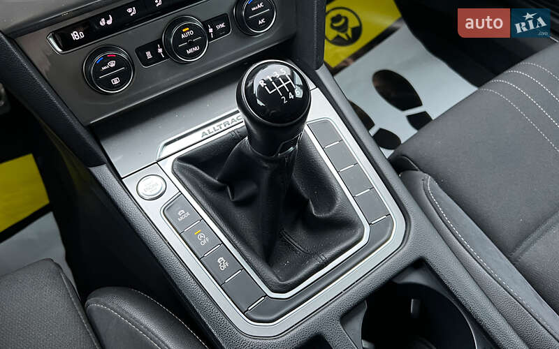 Универсал Volkswagen Passat 2015 в Львове