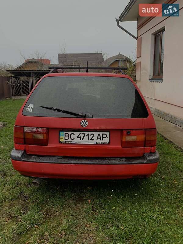 Універсал Volkswagen Passat 1994 в Івано-Франківську
