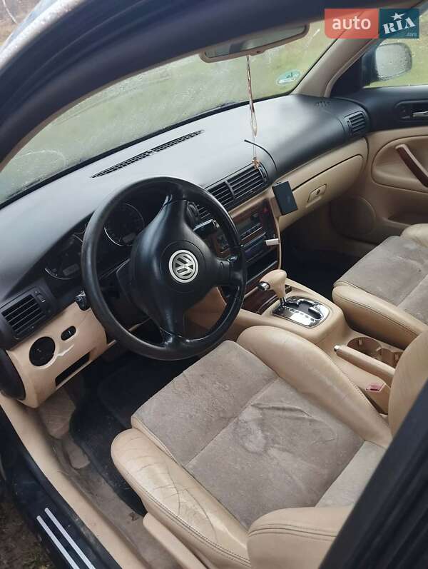 Седан Volkswagen Passat 2003 в Чернівцях