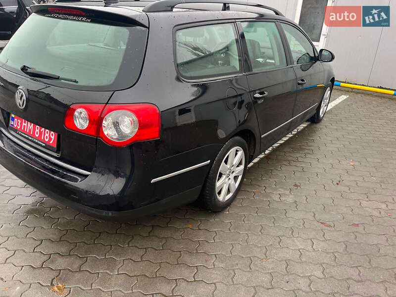 Універсал Volkswagen Passat 2010 в Луцьку