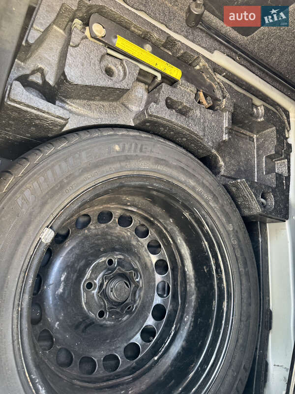 Седан Volkswagen Passat 2006 в Києві